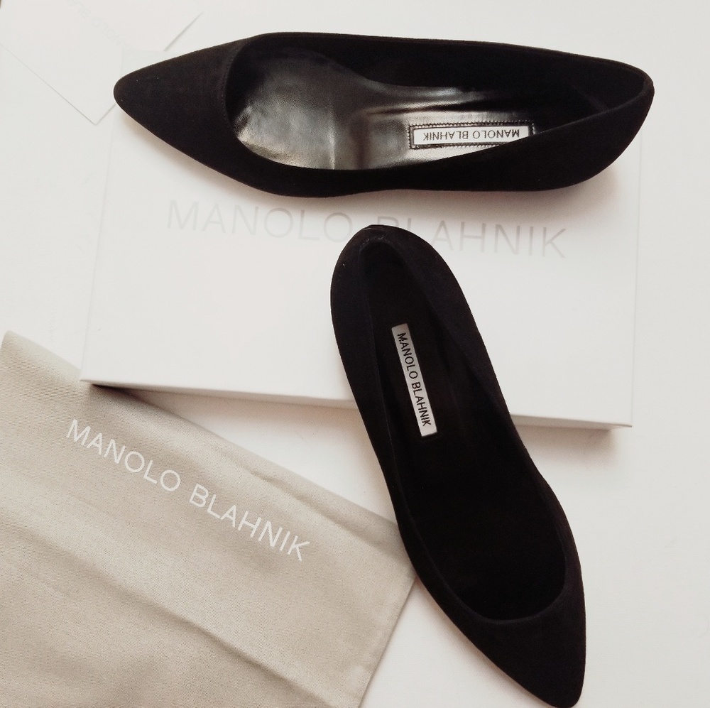 Manolo Blahnik's pointed-toe Titto flats